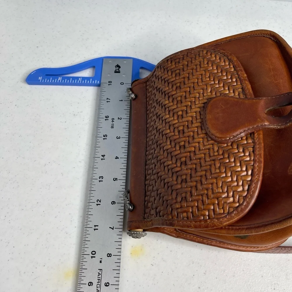 Brighton brown vintage woven flap top with twist closure adjustable strap purse